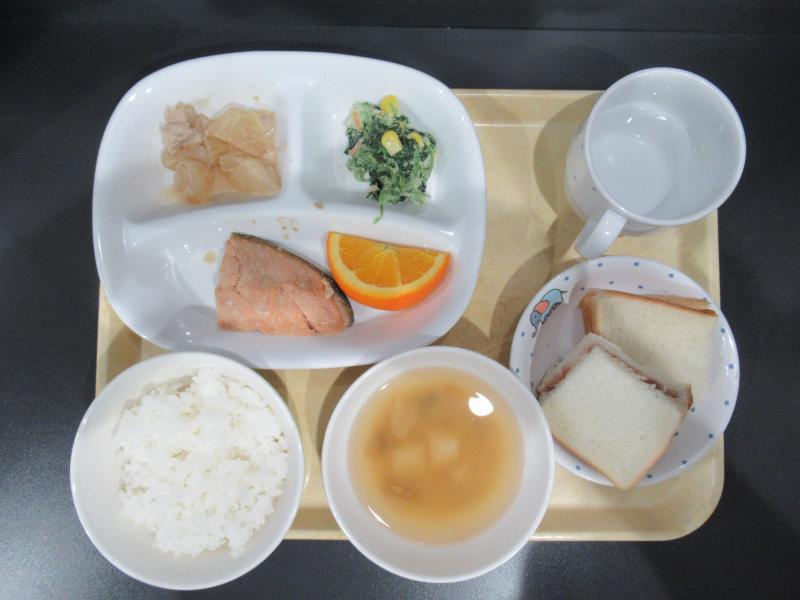 ２０２５．４.８給食.JPG